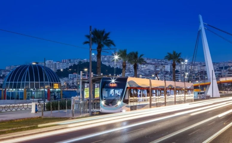 İzmir'de Toplu Ulaşım Ücretlerinde Yeni Düzenleme! Tam Biniş 25 TL Oldu
